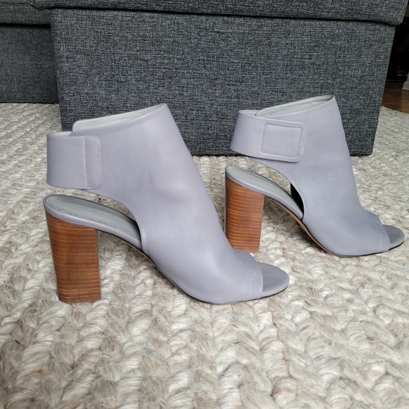 VINCE Faye Bootie 8.5 Truffle - Picture 5 of 10